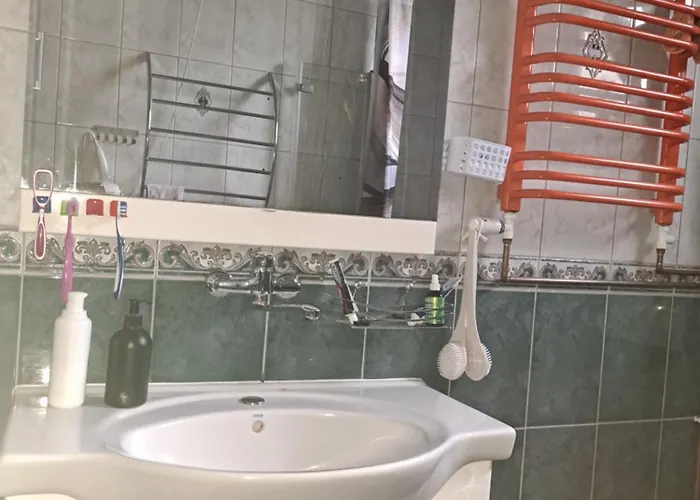 W Domu Z Oranzeria I Sniadaniem *